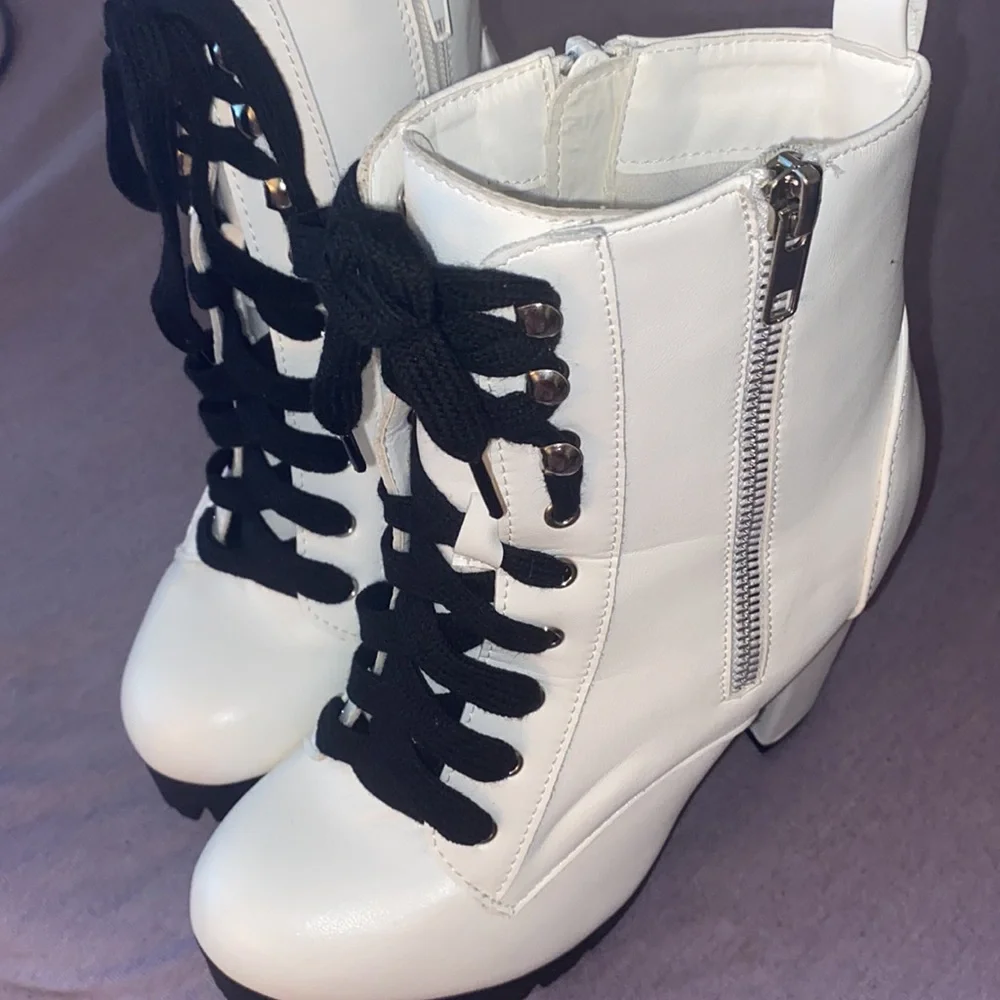 boots - Picture 2 of 2
